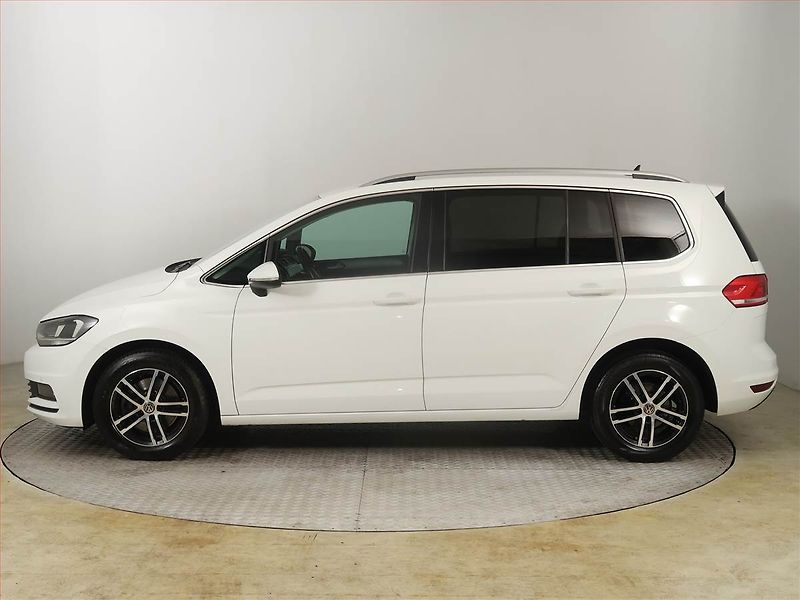Volkswagen Touran (2021) 1.5 TSI - fotka 3 z 18