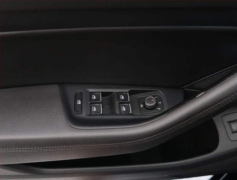 Volkswagen Passat (2015) 2.0 TDI, Automat, Kůže, Navi - fotka 28 z 28