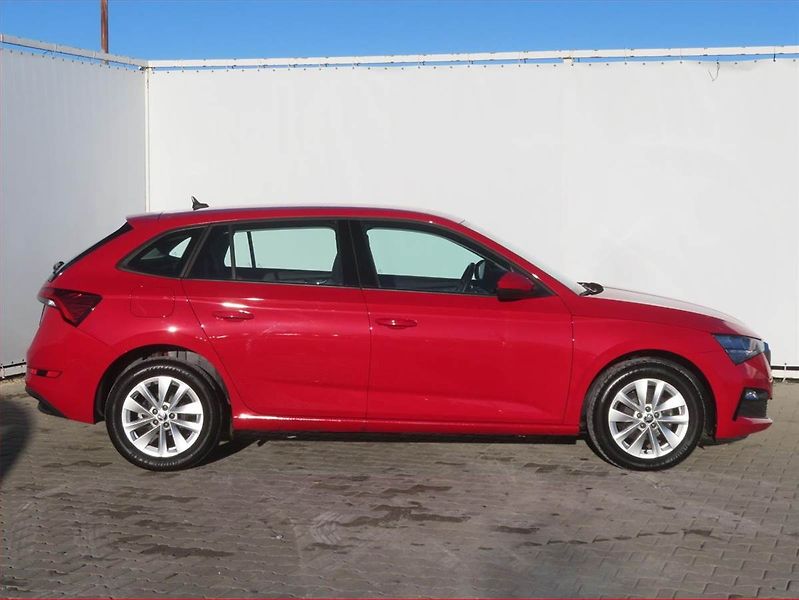 Škoda Scala (2023) Ambition 1.0 TSI, Tempomat - fotka 6 z 14