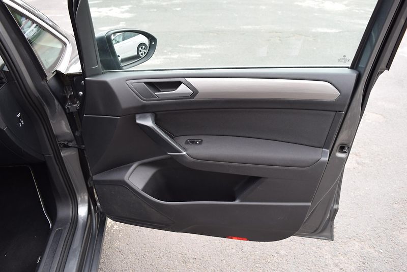 Volkswagen Touran (2017) 1.4TSI 110kw 7MÍST CLBMT APP  - fotka 37 z 46