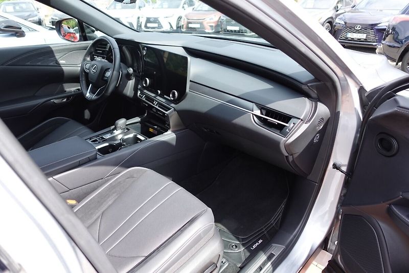 Lexus RX 500h RX500h F Sport Plus - fotka 15 z 39