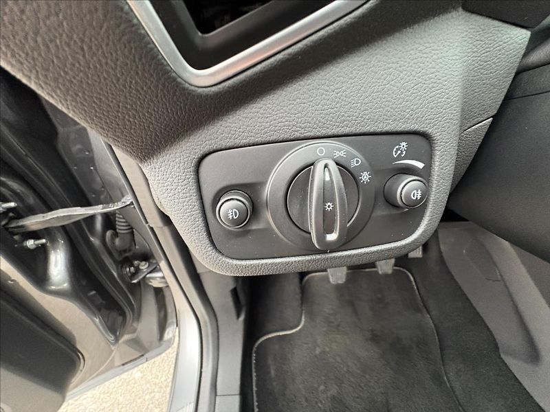 Ford Kuga 2,0 TDCi 120kW 4x4,Individual - fotka 6 z 41