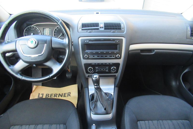 Škoda Octavia 1.6 TDi AUT. KLIMA SADA KOL - fotka 9 z 31