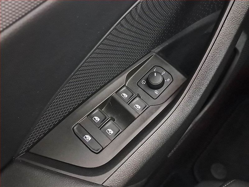 Škoda Octavia (2023) 2.0 TDI - fotka 19 z 20