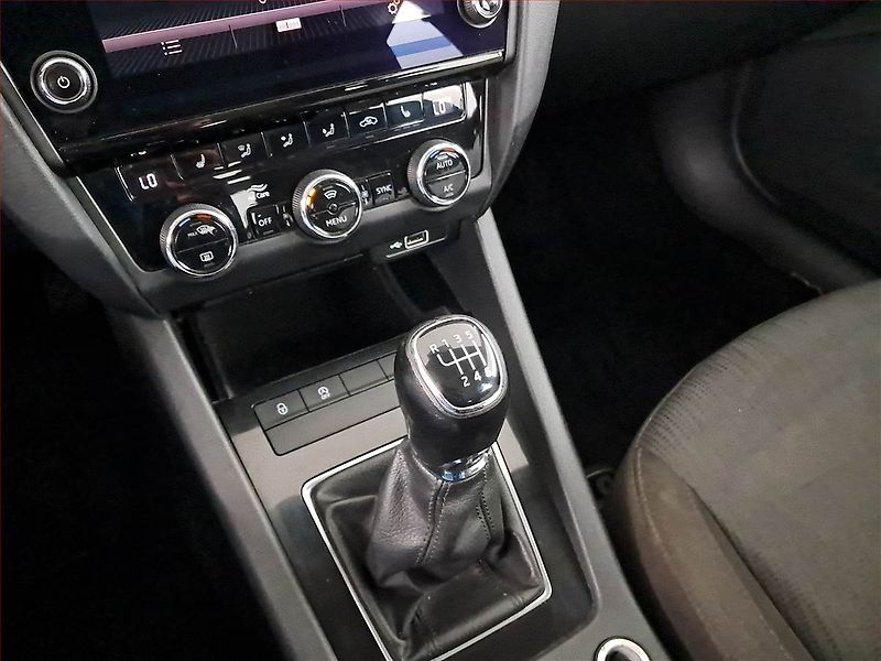 Škoda Octavia (2018) Style 2.0 TDI, Serv.kniha - fotka 13 z 20