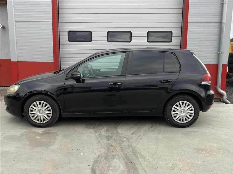Volkswagen Golf 1,4 - fotka 2 z 6