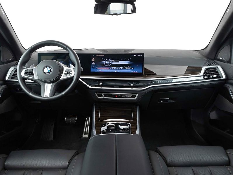 BMW X5 xDrive40d - fotka 12 z 24
