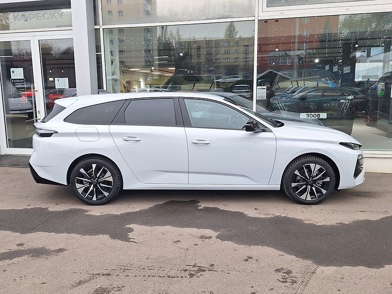 Peugeot 308 (2026) SW ALLURE Hybrid 145 e-DCS6 - fotka 8 z 19