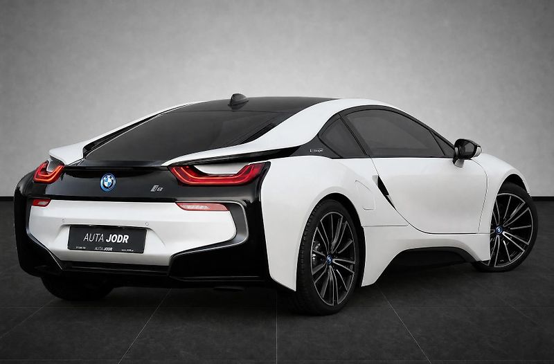 BMW i8 Coupe, Facelift, Lasery - fotka 5 z 28