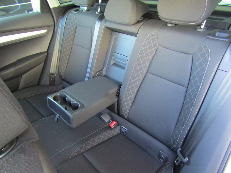 Škoda Karoq AmbitionPlus Drive 125let 1.6 - fotka 22 z 29