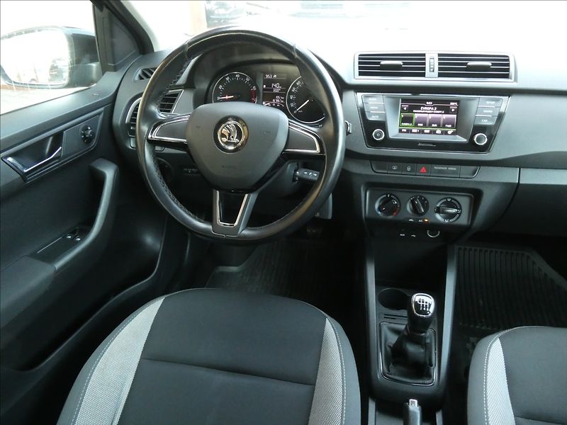 Škoda Fabia 1,0 TSI 81kW Ambition,2 x kola - fotka 25 z 38