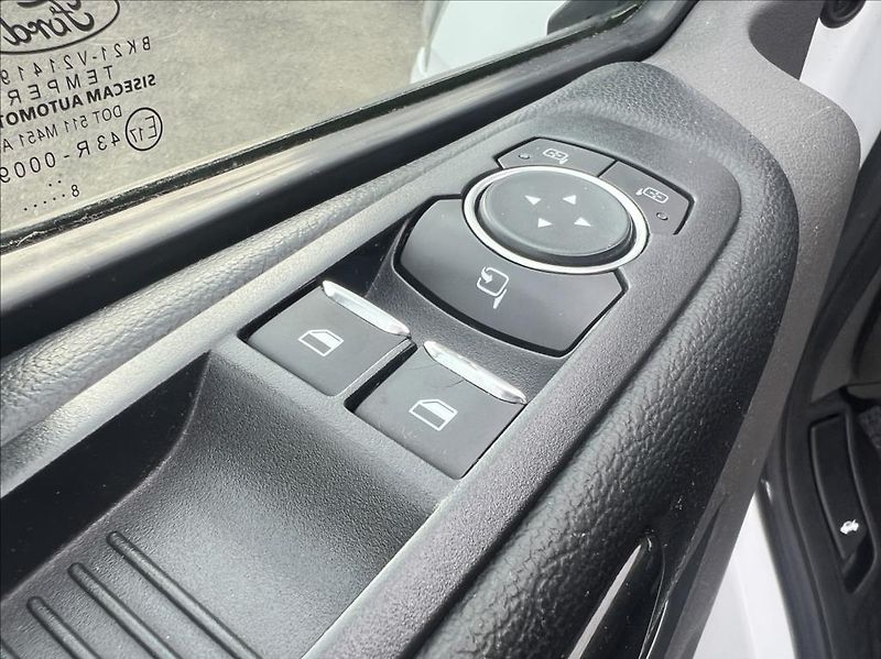 Ford Tourneo Custom 2,0 TDCI 9.Míst,Navi,DPH - fotka 9 z 19