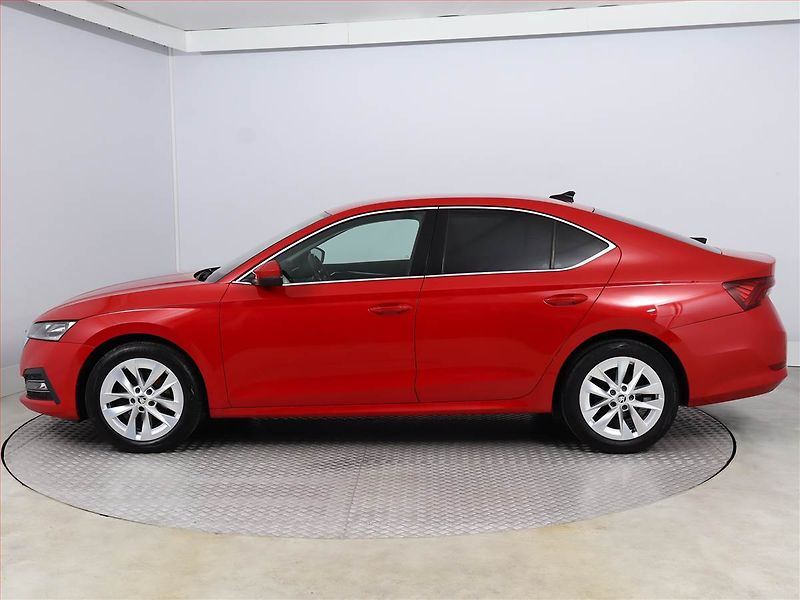 Škoda Octavia (2021) 2.0 TDI, Tempomat - fotka 3 z 19