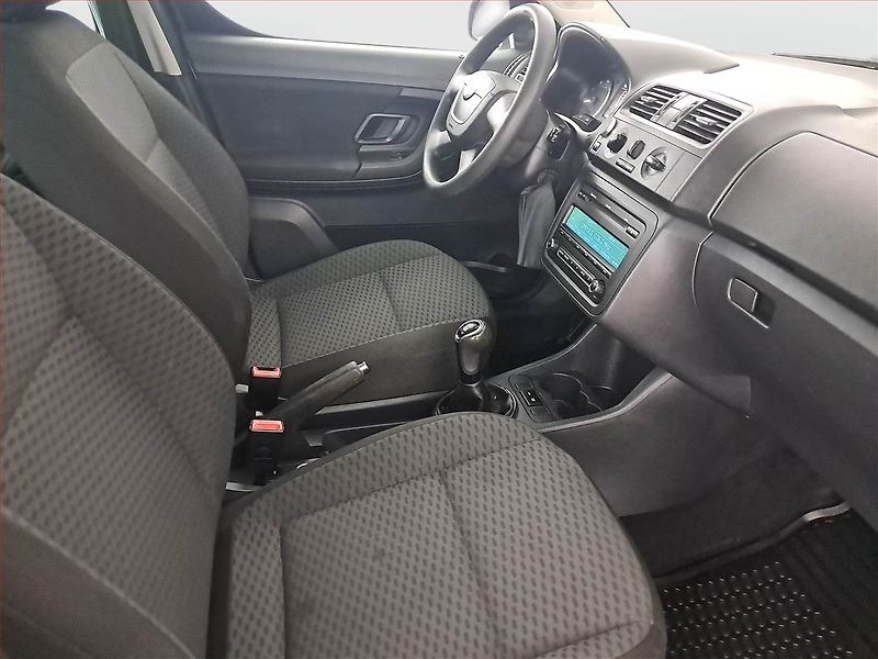 Škoda Roomster (2011) 1.2 TSI - fotka 9 z 17