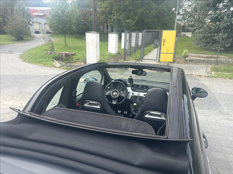 Abarth 500 1,4 T-JET 500C Cabrio - fotka 29 z 31
