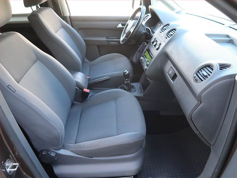 Volkswagen Caddy (2015) Maxi 1.6 TDI, 7Míst, SR, 1Maj - fotka 9 z 18