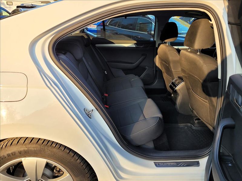Škoda Superb 2,0 TDI,140kw,DSG,Panorama - fotka 16 z 50