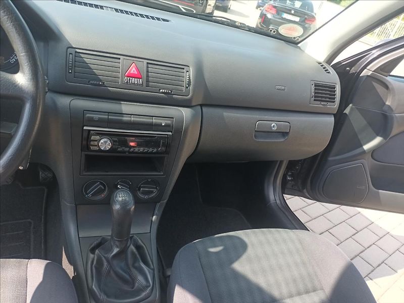 Škoda Octavia 1,6 MPI,75KW,KLIMA,SERVIS,KOLA - fotka 21 z 31