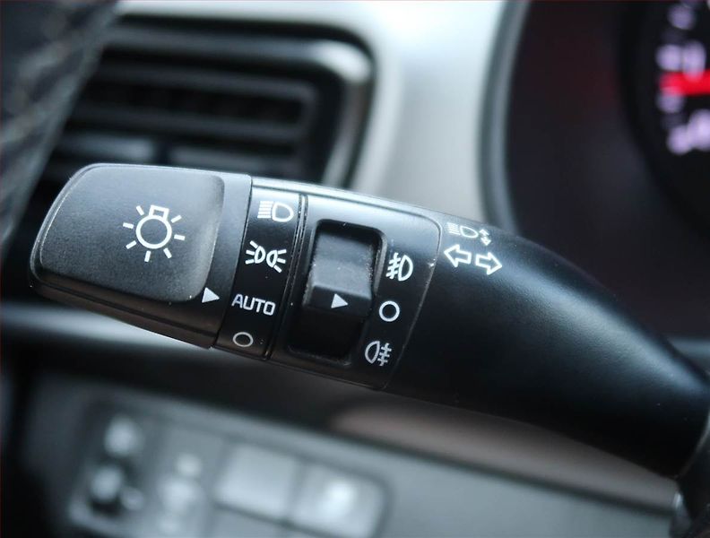 Kia Stonic (2018) 1.4 CVVT, Serv.kniha, Tempomat - fotka 17 z 20