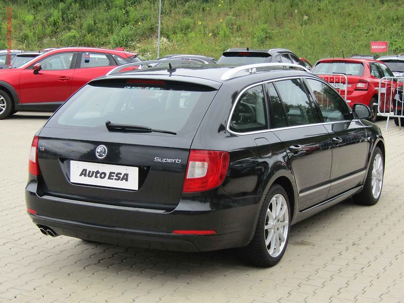 Škoda Superb (2010) 2.0TDI, ČR, Bixenon - fotka 4 z 17