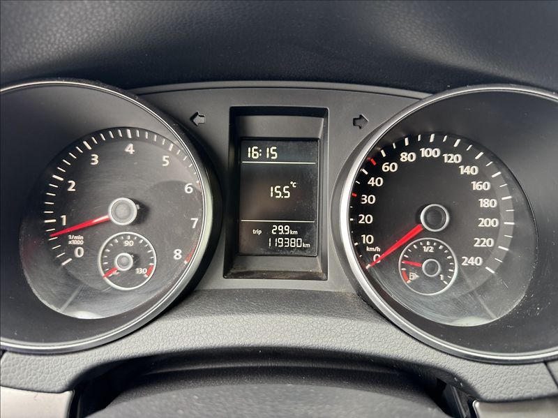 Volkswagen Golf 1,4 i 16V TRENDLINE 1.maj. ČR - fotka 32 z 50