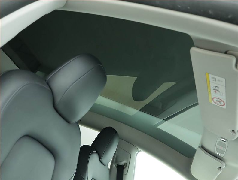 Tesla Model Y (2022) Long Range AWD 79kWh, SoH 89% - fotka 22 z 24
