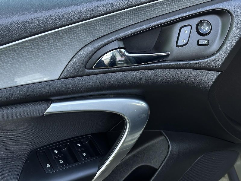 Opel Insignia 2.0CDTi 140PS Bluetooth USB CD - fotka 12 z 31