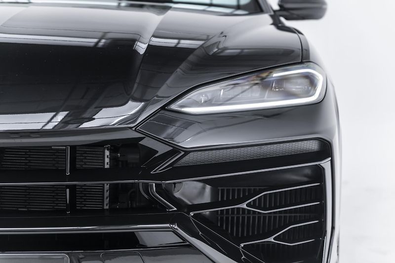 Lamborghini Urus - fotka 19 z 42