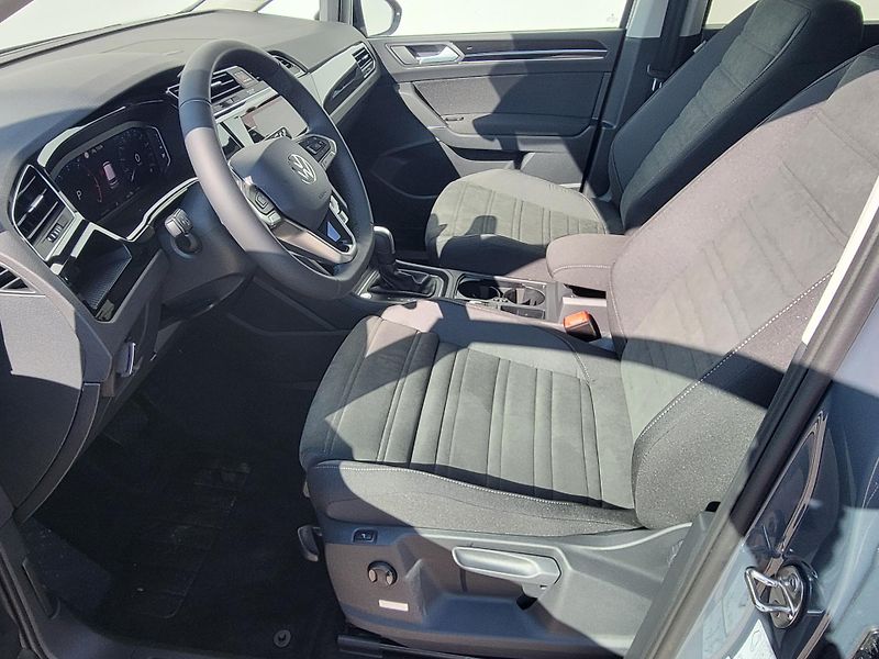 Volkswagen Touran (2026) People 1,5 TSI 110kW  - fotka 7 z 27