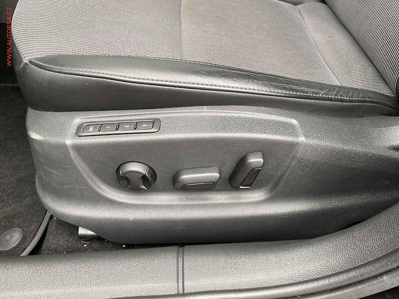 Škoda Octavia (2020) 1.6 TDi, Style, LED, navi - fotka 14 z 18