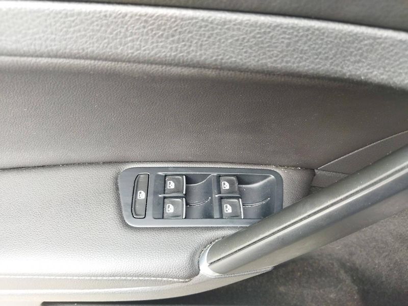 Volkswagen Golf (2016) VII. 1.2 TSI / 81 kW, GPS, - fotka 19 z 36