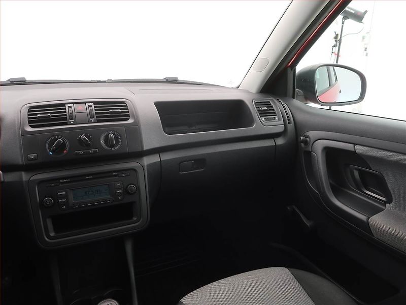 Škoda Fabia (2012) 1.4 16V, Serv.kniha - fotka 8 z 15