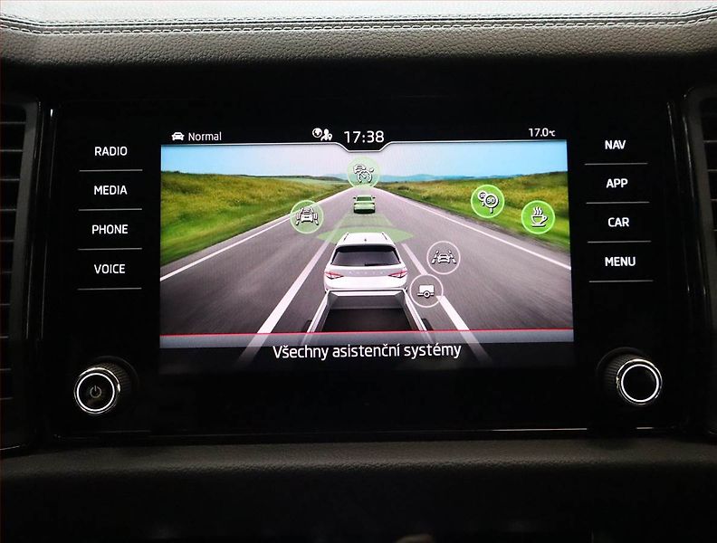 Škoda Kodiaq (2023) 2.0 TDI - fotka 16 z 23
