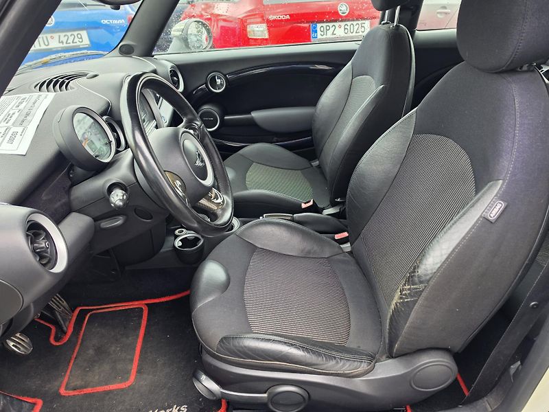 Mini Cooper S 1.6 128Kw Xenon Harman - fotka 8 z 19