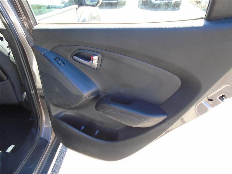 Hyundai ix35 1,6   1.6 BENZIN-99KW - fotka 15 z 25
