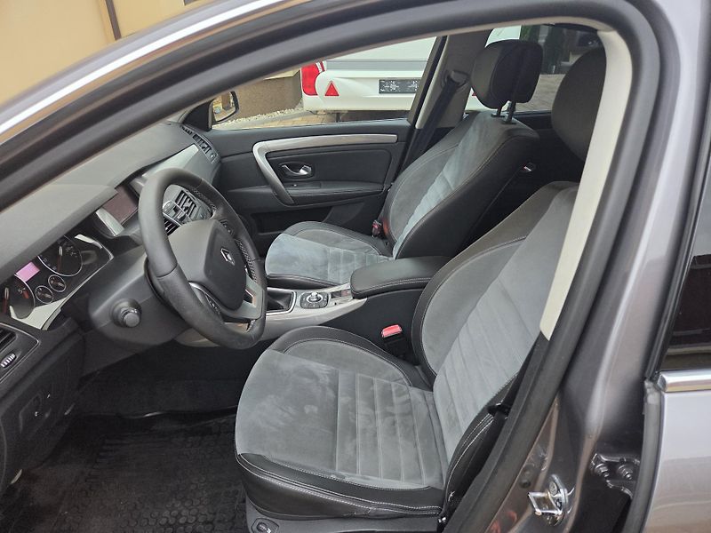 Renault Laguna 2.0dCi GT 131kW BOSE*4CONTROL* - fotka 20 z 38