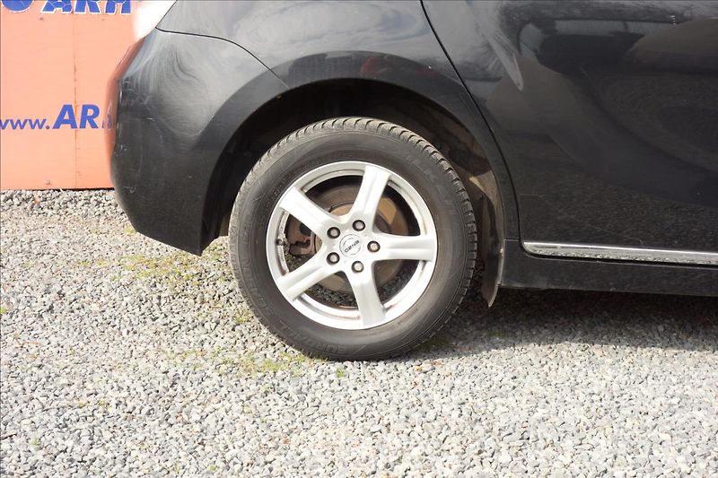 Toyota Verso 1,6 i 97KW, ČR, KLIMATIZACE. - fotka 9 z 31