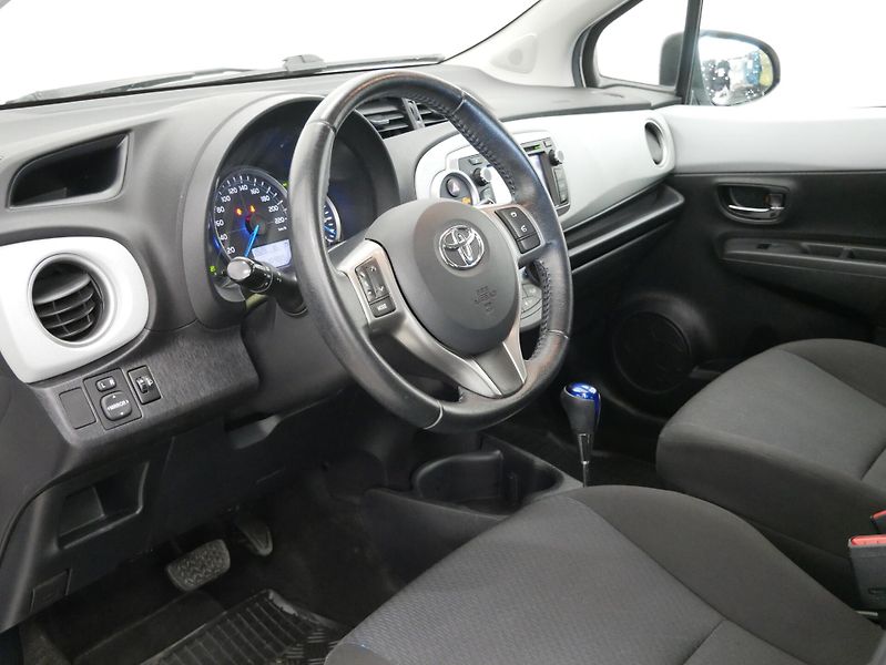 Toyota Yaris - fotka 13 z 23