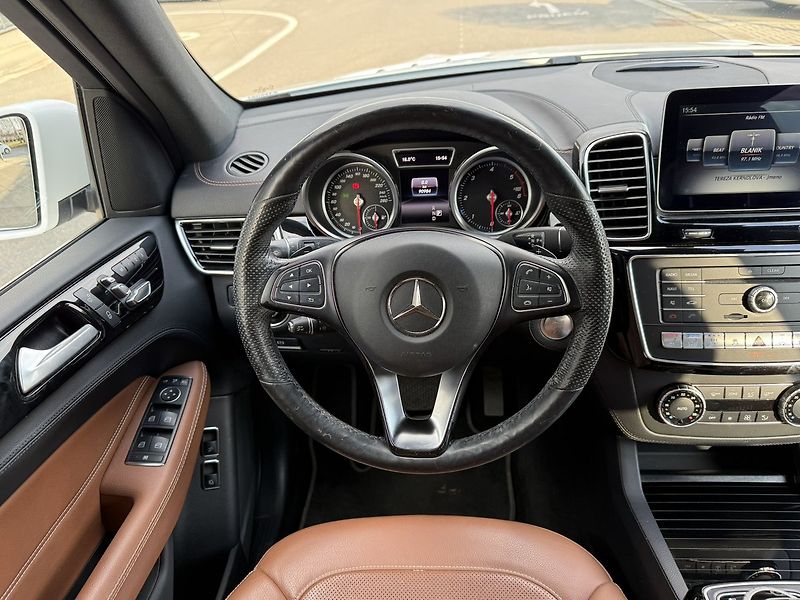 Mercedes-Benz GLE (2017) 350 d 4MATIC SUV - fotka 25 z 48