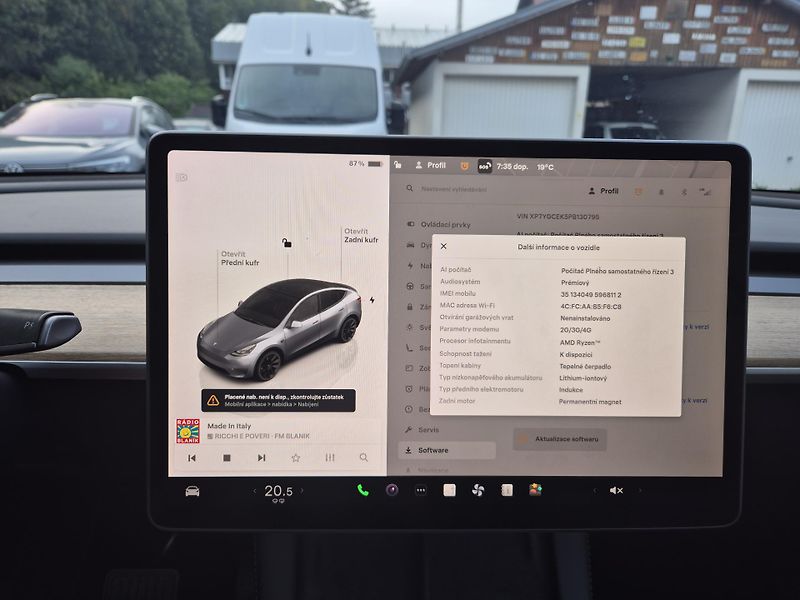 Tesla Model Y ZAMLUVENO ! - fotka 35 z 49