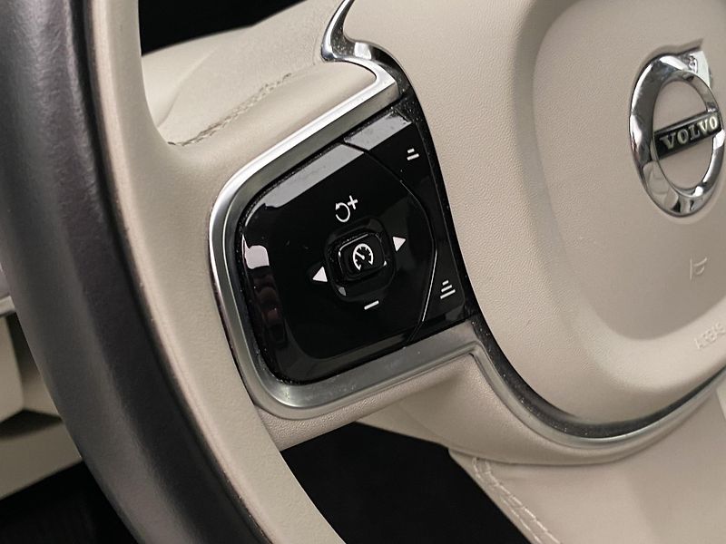 Volvo XC90 B5 AWD BRIGHT PLUS AUT CZ 7m - fotka 19 z 61