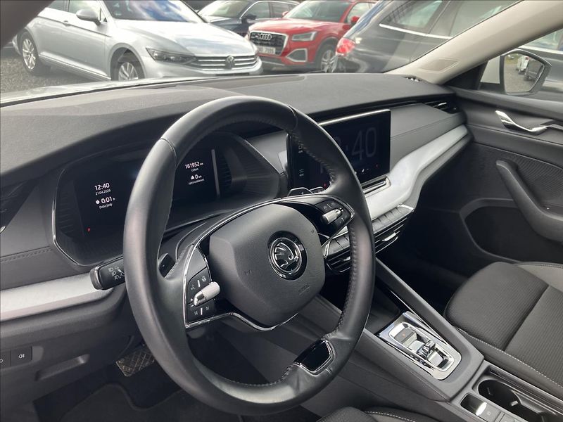 Škoda Octavia 2,0 TAŽNÉ,MATRIX-BEAM,COLUMBUS - fotka 9 z 40