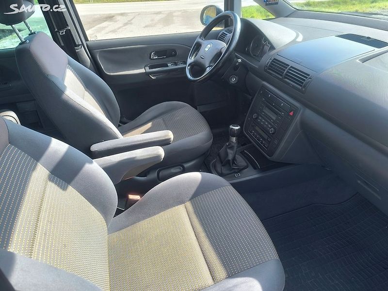 Seat Alhambra 1,9TDI,BEZ KOROZE,7MÍST,TZ,ALU - fotka 8 z 18