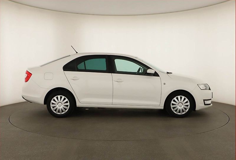 Škoda Rapid (2013) 1.2 TSI, Park. senzory - fotka 6 z 12