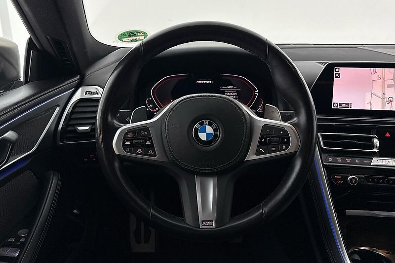 BMW Řada 8 M850i xDrive - fotka 21 z 25