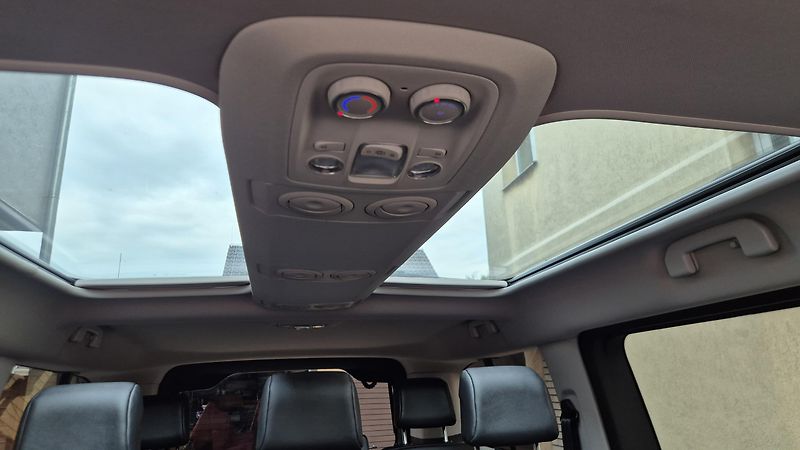 Peugeot Traveller (2021) 2.0 BlueHDi ALLURE L3 - fotka 19 z 25