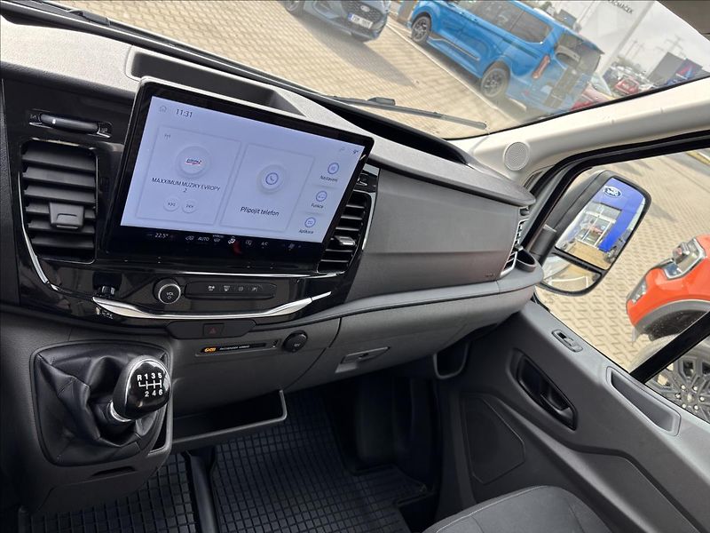 Ford Transit 2,0 EcoBlue 121kW L4 DPH - fotka 41 z 43