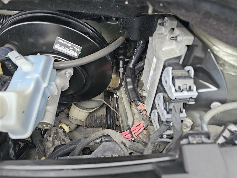 Renault Clio 1,2 i 55KW Grandtour klima ALU - fotka 34 z 35