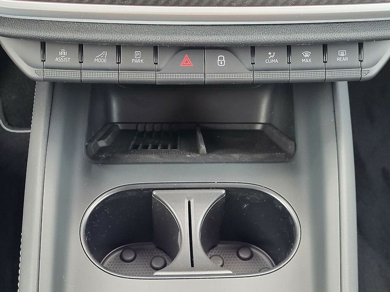 Škoda Elroq Sportline 85 82kWh 210kW - fotka 32 z 35