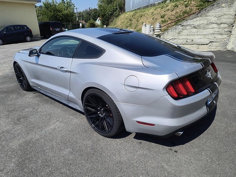 Ford Mustang (2016) 3.7 V6 225KW/AUTOMAT - fotka 6 z 46